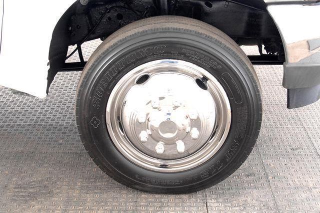 2004 Ford Super Duty F-450 DRW XL - 12714730 - 21