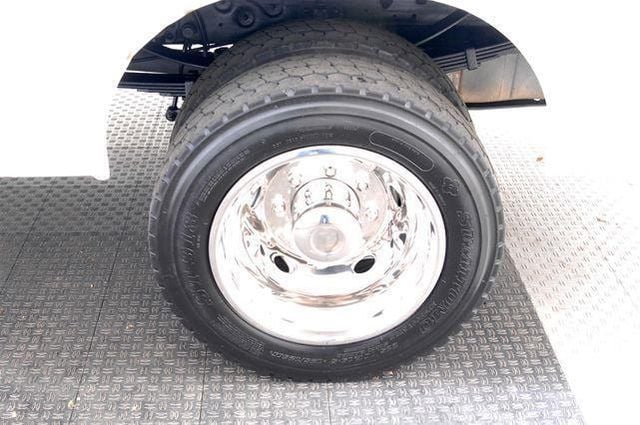 2004 Ford Super Duty F-450 DRW XL - 12714730 - 23