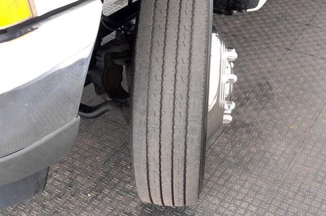 2004 Ford Super Duty F-450 DRW XL - 12714730 - 24