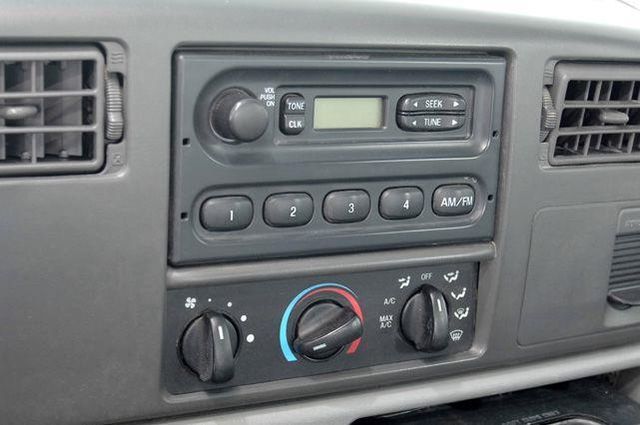 2004 Ford Super Duty F-450 DRW XL - 12714730 - 27