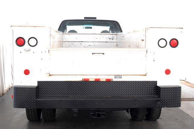 2004 Ford Super Duty F-450 DRW XL - 12714730 - 4