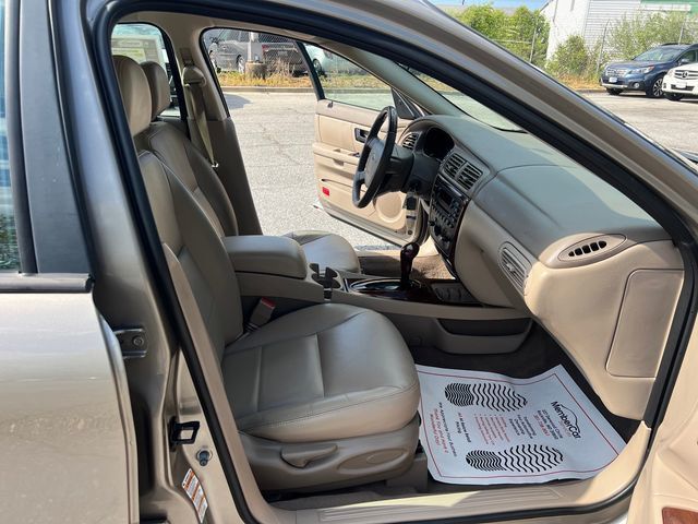 2004 Ford Taurus 4dr Sedan SES - 23021909 - 16