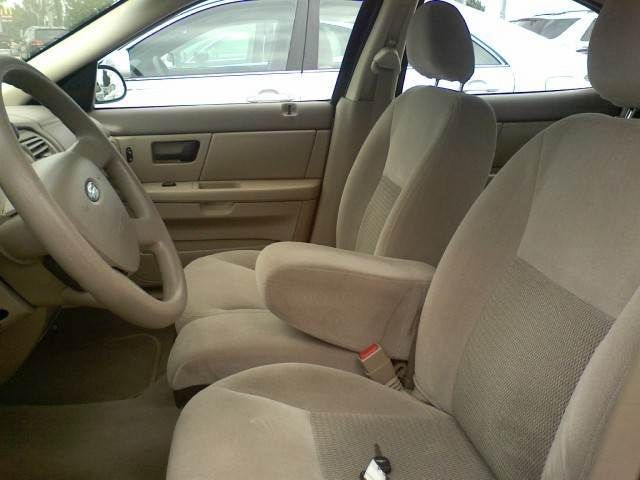 2004 Ford Taurus SE Wagon 4D - 12610564 - 7