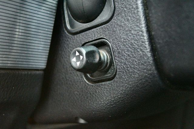 2004 Ford Thunderbird 2dr Convertible Deluxe - 23023528 - 40