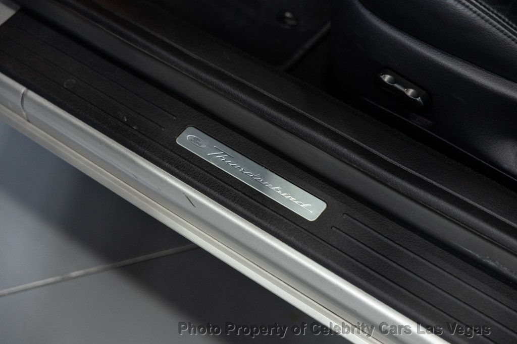 2004 Ford Thunderbird Amazing Condition, clean carfax, 1 owner! - 22911626 - 27