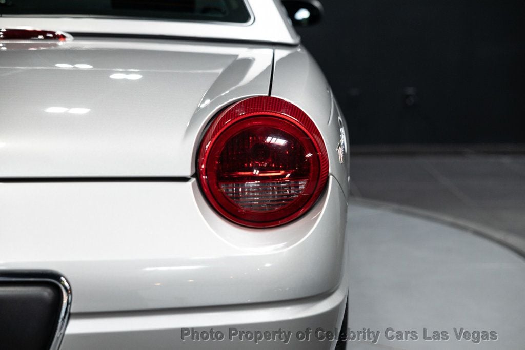 2004 Ford Thunderbird Amazing Condition, clean carfax, 1 owner! - 22911626 - 3