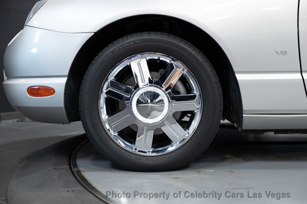 2004 Ford Thunderbird Amazing Condition, clean carfax, 1 owner! - 22911626 - 43