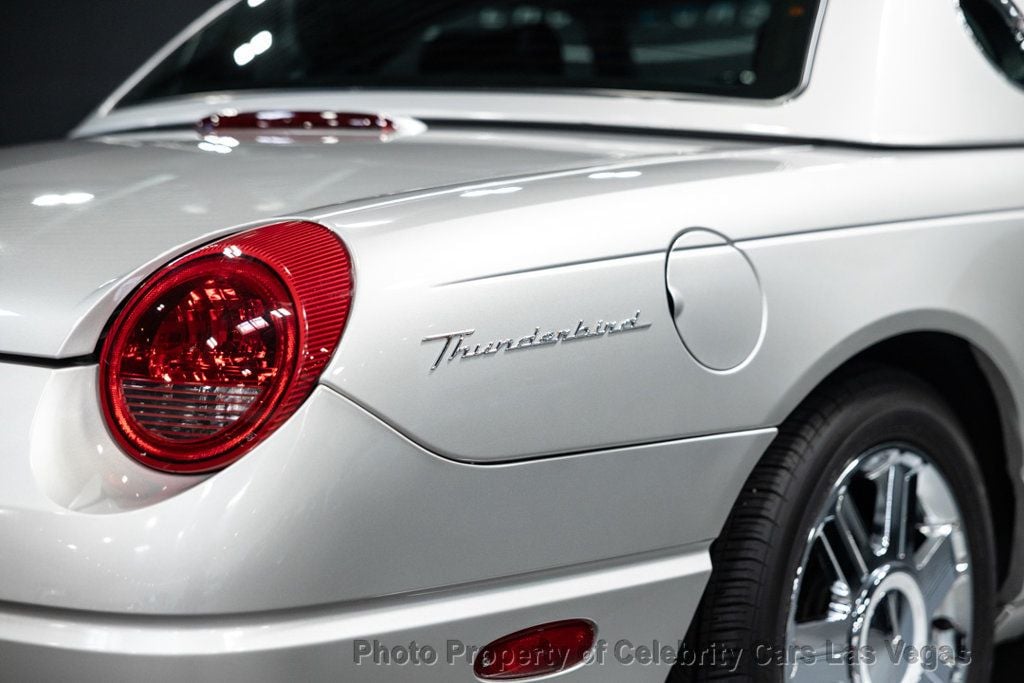 2004 Ford Thunderbird Amazing Condition, clean carfax, 1 owner! - 22911626 - 7