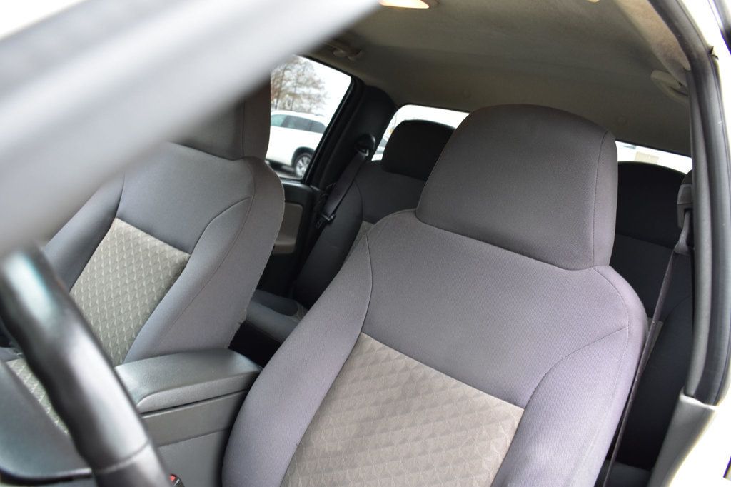 2004 GMC Canyon Crew Cab 126.0" WB 1SB SLE Z85 - 22952117 - 12