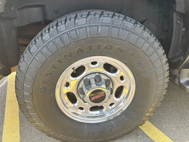 2004 GMC Yukon XL 4dr 2500 4WD SLT - 23055345 - 10