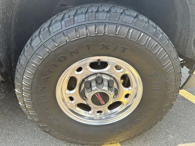 2004 GMC Yukon XL 4dr 2500 4WD SLT - 23055345 - 11