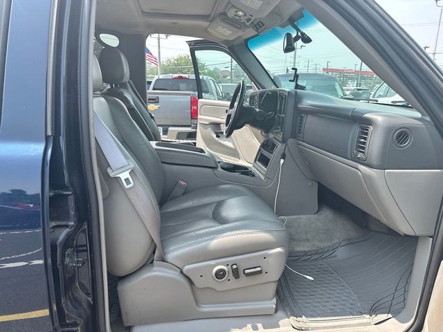 2004 GMC Yukon XL 4dr 2500 4WD SLT - 23055345 - 12