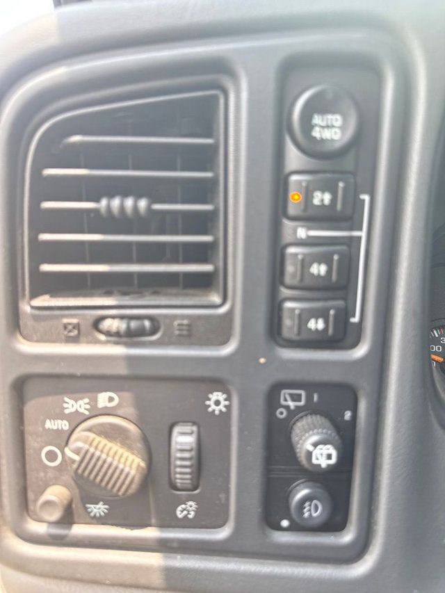 2004 GMC Yukon XL 4dr 2500 4WD SLT - 23055345 - 15