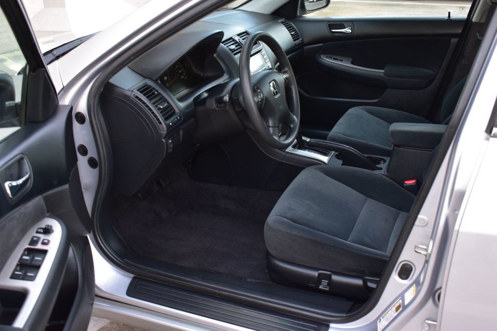 2004 Honda Accord Sedan EX Automatic - 22930289 - 15