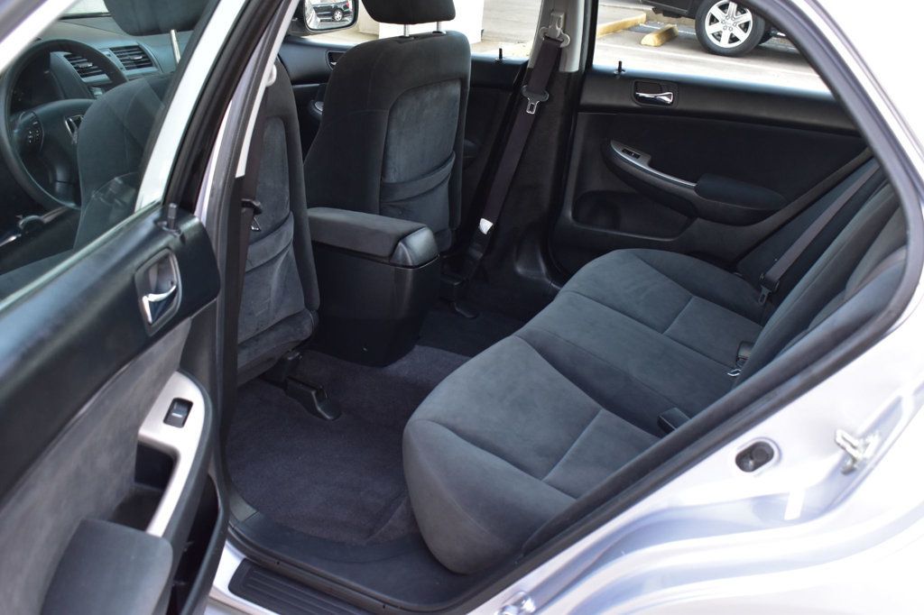 2004 Honda Accord Sedan EX Automatic - 22930289 - 21