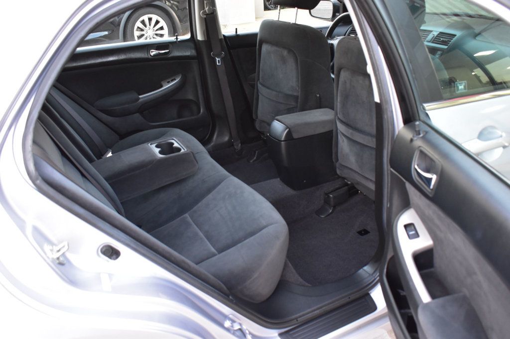 2004 Honda Accord Sedan EX Automatic - 22930289 - 24