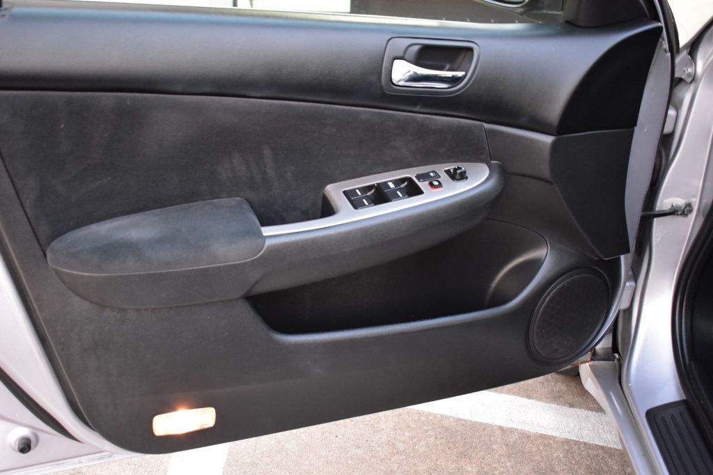 2004 Honda Accord Sedan EX Automatic - 22930289 - 34