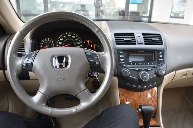 2004 Honda Accord Sedan EX Automatic w/Leather/XM - 22973676 - 25