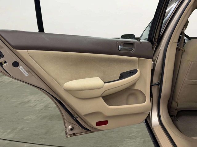 2004 Honda Accord Sedan LX Automatic - 22952370 - 12