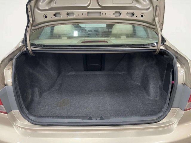 2004 Honda Accord Sedan LX Automatic - 22952370 - 14