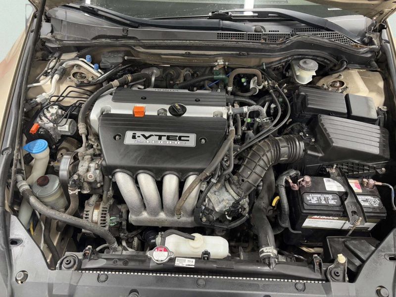 2004 Honda Accord Sedan LX Automatic - 22952370 - 8