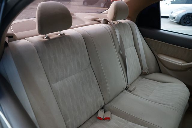 2004 Honda Civic 4dr Sedan LX Automatic - 22954486 - 16