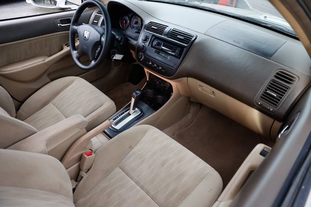 2004 Honda Civic 4dr Sedan LX Automatic - 22954486 - 20