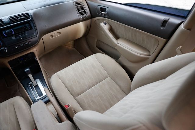 2004 Honda Civic 4dr Sedan LX Automatic - 22954486 - 26