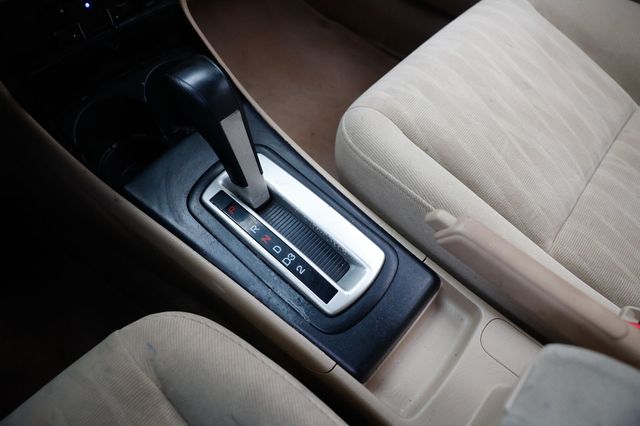 2004 Honda Civic 4dr Sedan LX Automatic - 22954486 - 38