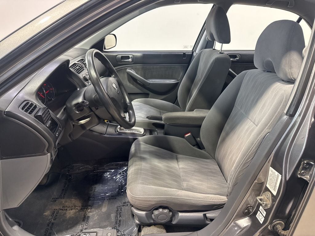 2004 Honda Civic 4dr Sedan LX Automatic w/Side Airbags - 23022285 - 10