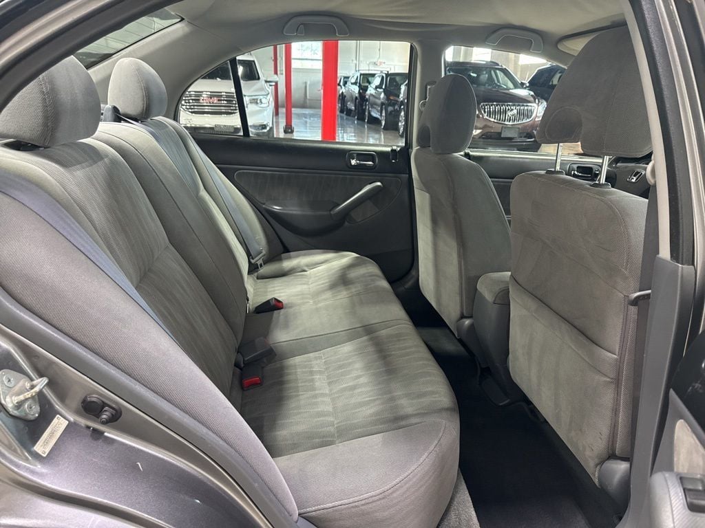 2004 Honda Civic 4dr Sedan LX Automatic w/Side Airbags - 23022285 - 19