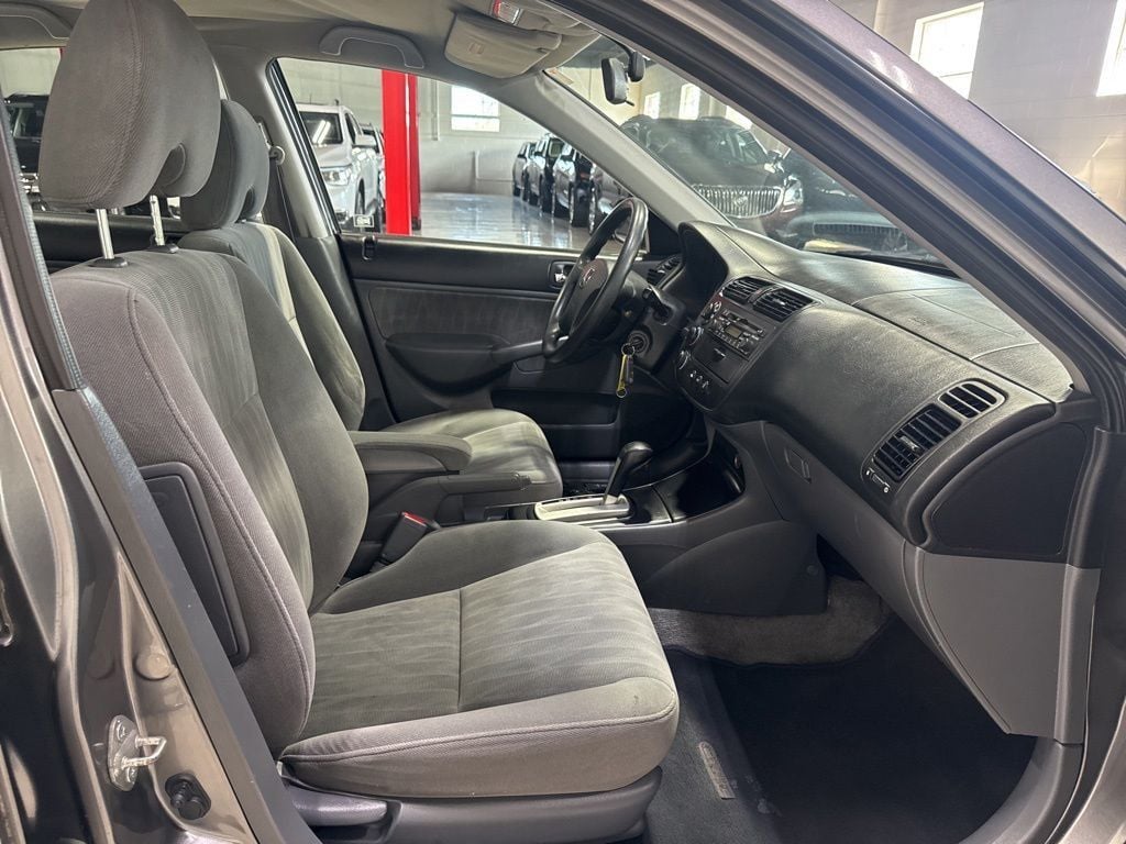 2004 Honda Civic 4dr Sedan LX Automatic w/Side Airbags - 23022285 - 23