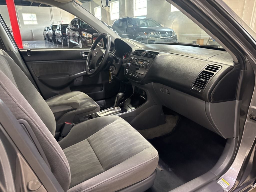 2004 Honda Civic 4dr Sedan LX Automatic w/Side Airbags - 23022285 - 24
