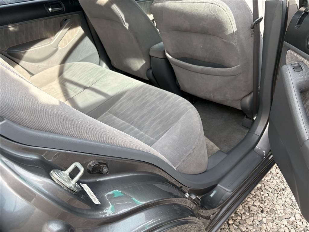 2004 Honda Civic 4dr Sedan LX Manual - 22970112 - 16