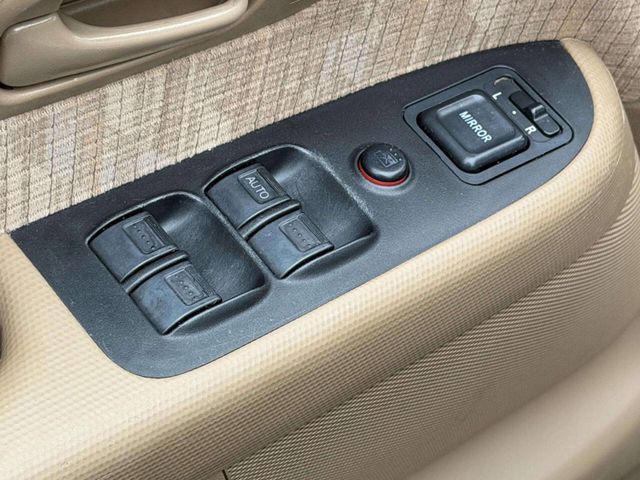 2004 Honda CR-V 4WD LX Automatic w/Side Airbags - 22964794 - 13