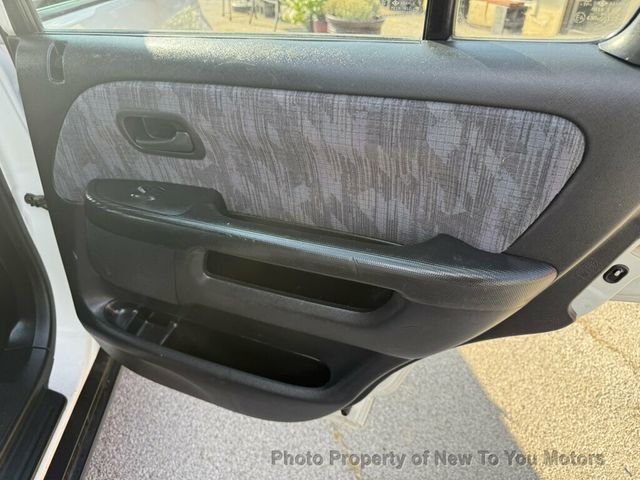 2004 Honda CR-V 4WD LX Automatic w/Side Airbags - 23079937 - 9