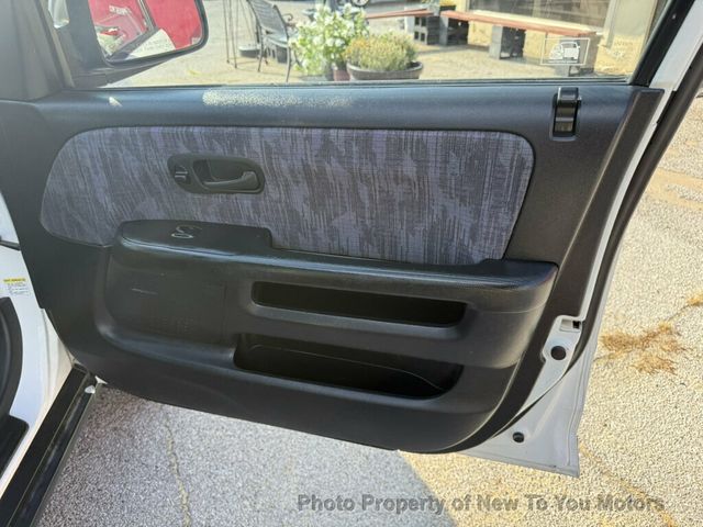 2004 Honda CR-V 4WD LX Automatic w/Side Airbags - 23079937 - 11