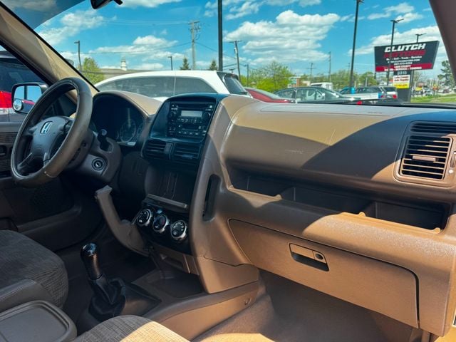 2004 Honda CR-V 4WD LX Manual - 23025608 - 14