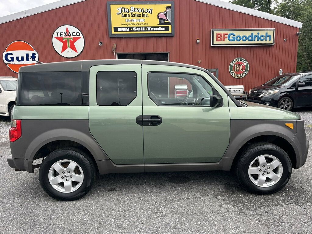 2004 Honda Element CLEAN CARFAX 5-speed manual AWD Utilitarian SUV - 23048699 - 1