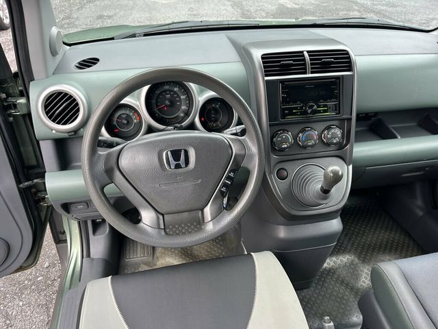 2004 Honda Element CLEAN CARFAX 5-speed manual AWD Utilitarian SUV - 23048699 - 24