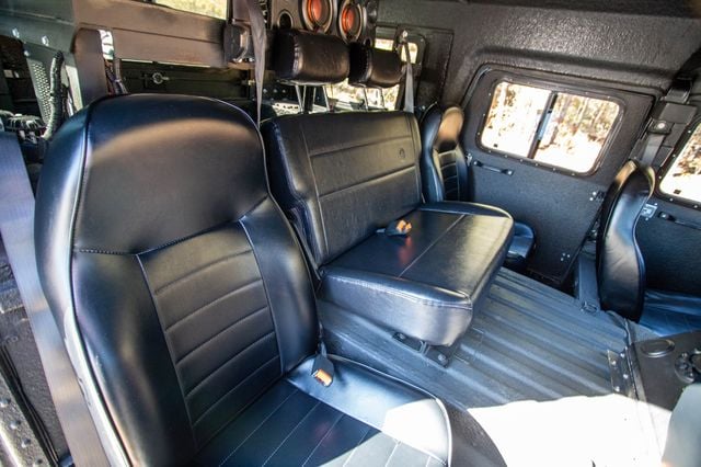 2004 HUMMER H1 4-Passenger Wagon Enclosed - 22957205 - 26