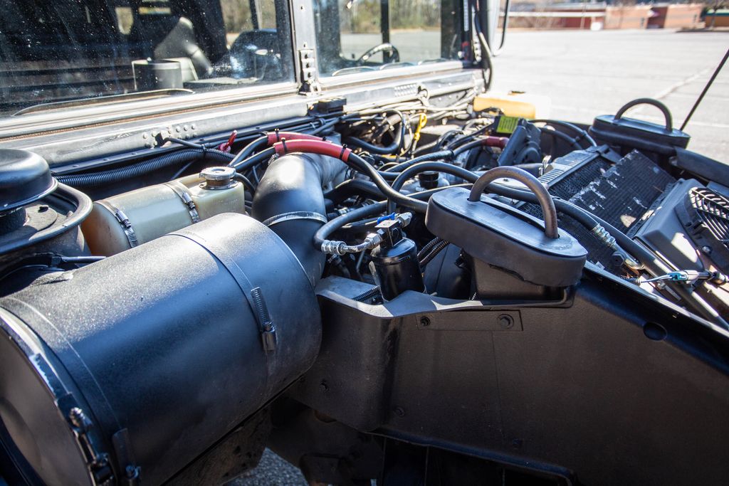 2004 HUMMER H1 4-Passenger Wagon Enclosed - 22957205 - 55