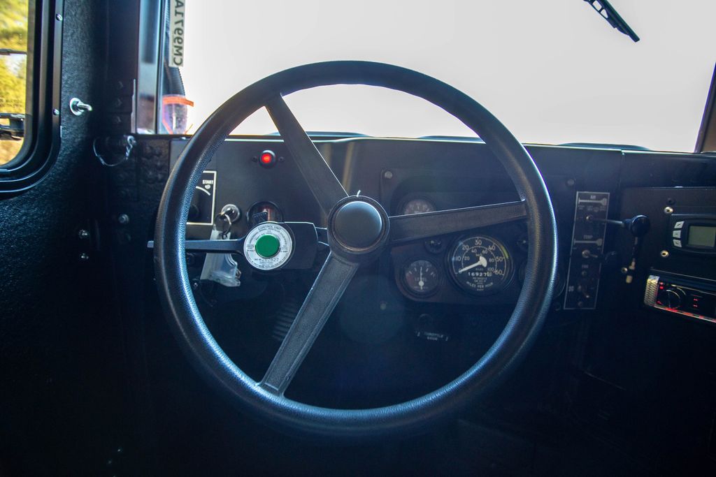 2004 HUMMER H1 4-Passenger Wagon Enclosed - 22957205 - 57