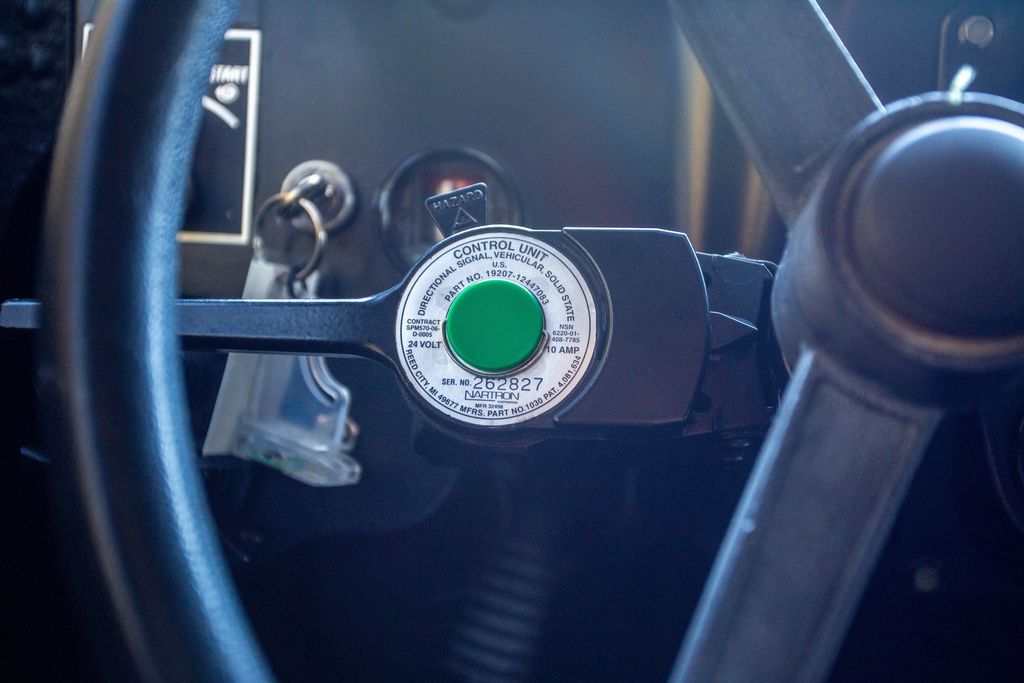 2004 HUMMER H1 4-Passenger Wagon Enclosed - 22957205 - 59