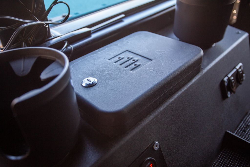 2004 HUMMER H1 4-Passenger Wagon Enclosed - 22957205 - 68