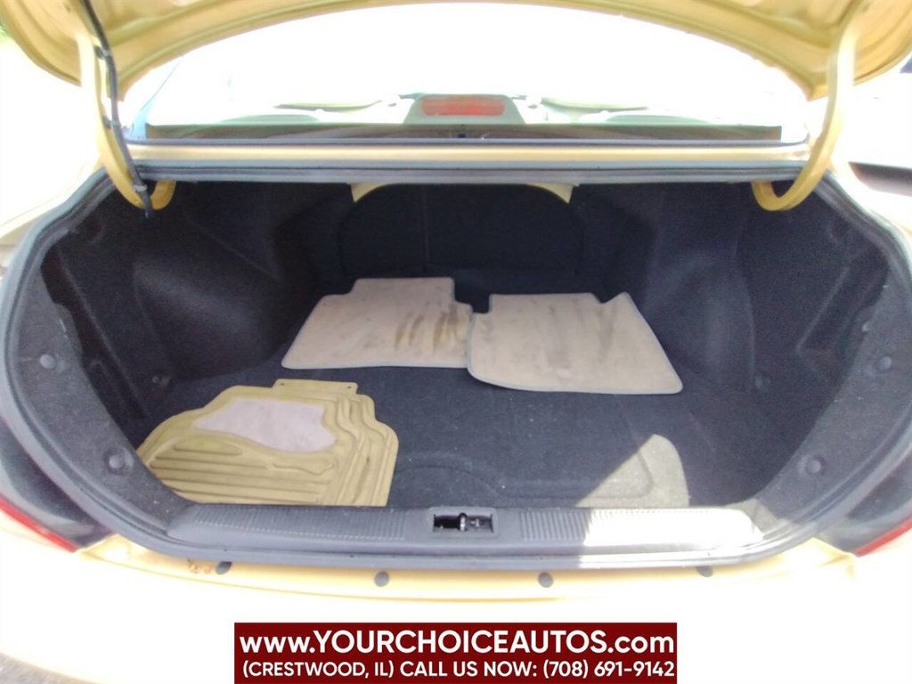 2004 Hyundai Elantra GLS 4dr Sedan - 22898189 - 12