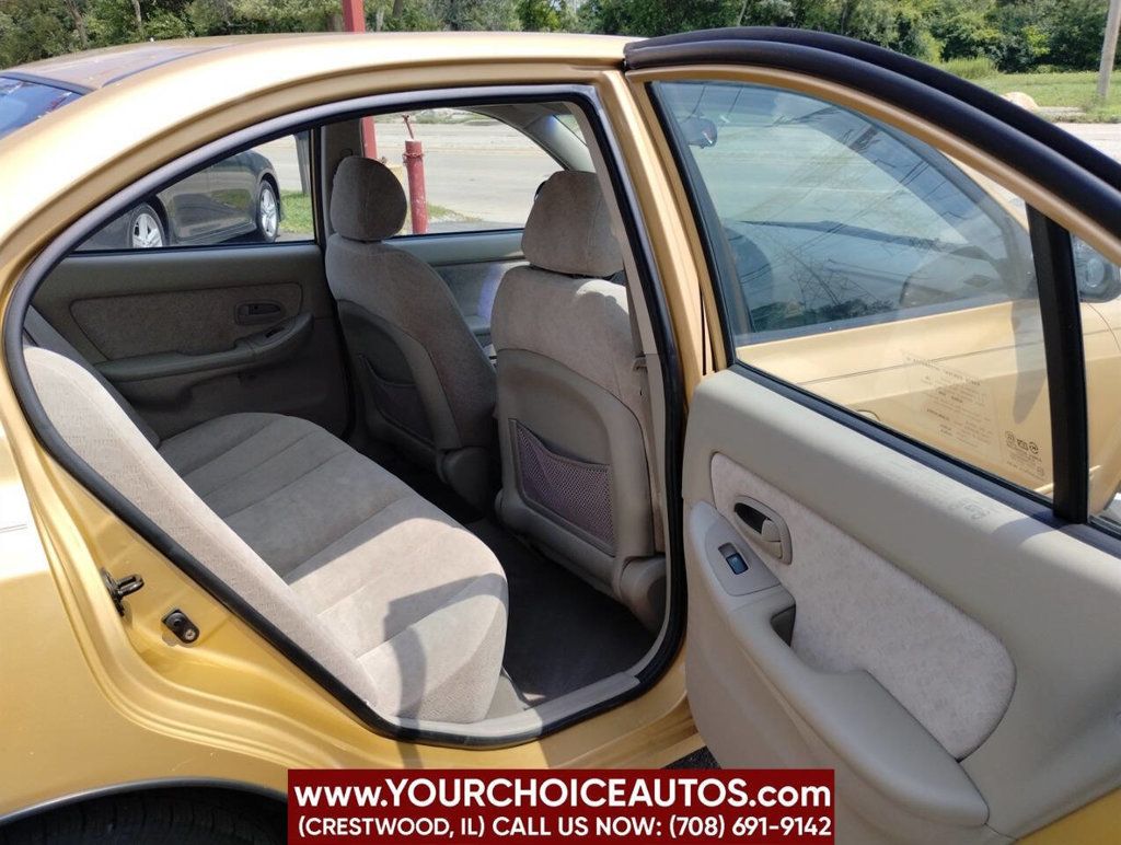 2004 Hyundai Elantra GLS 4dr Sedan - 22898189 - 19