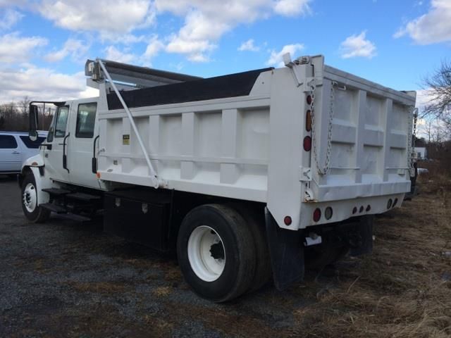 2004 International 4300 DT 466 - 13219476 - 3