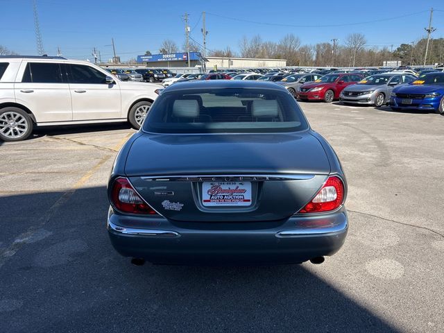 2004 Jaguar XJ 4dr Sedan XJ8 - 22989450 - 4