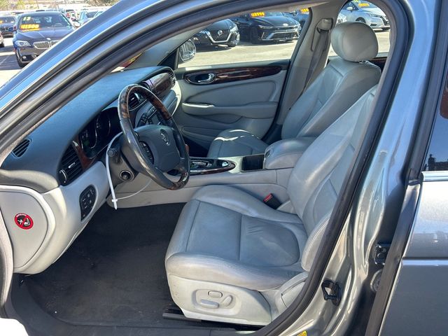 2004 Jaguar XJ 4dr Sedan XJ8 - 22989450 - 7